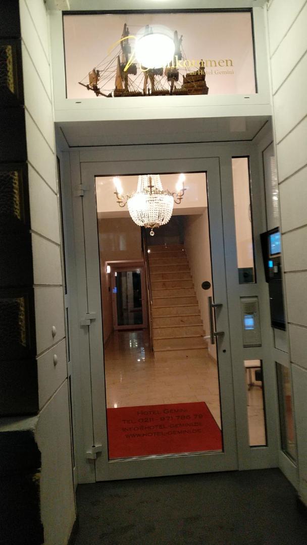 Hotel Gemini Дюселдорф Екстериор снимка
