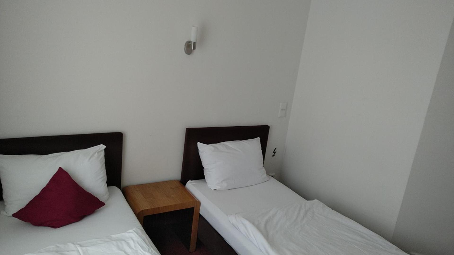Hotel Gemini Дюселдорф Екстериор снимка