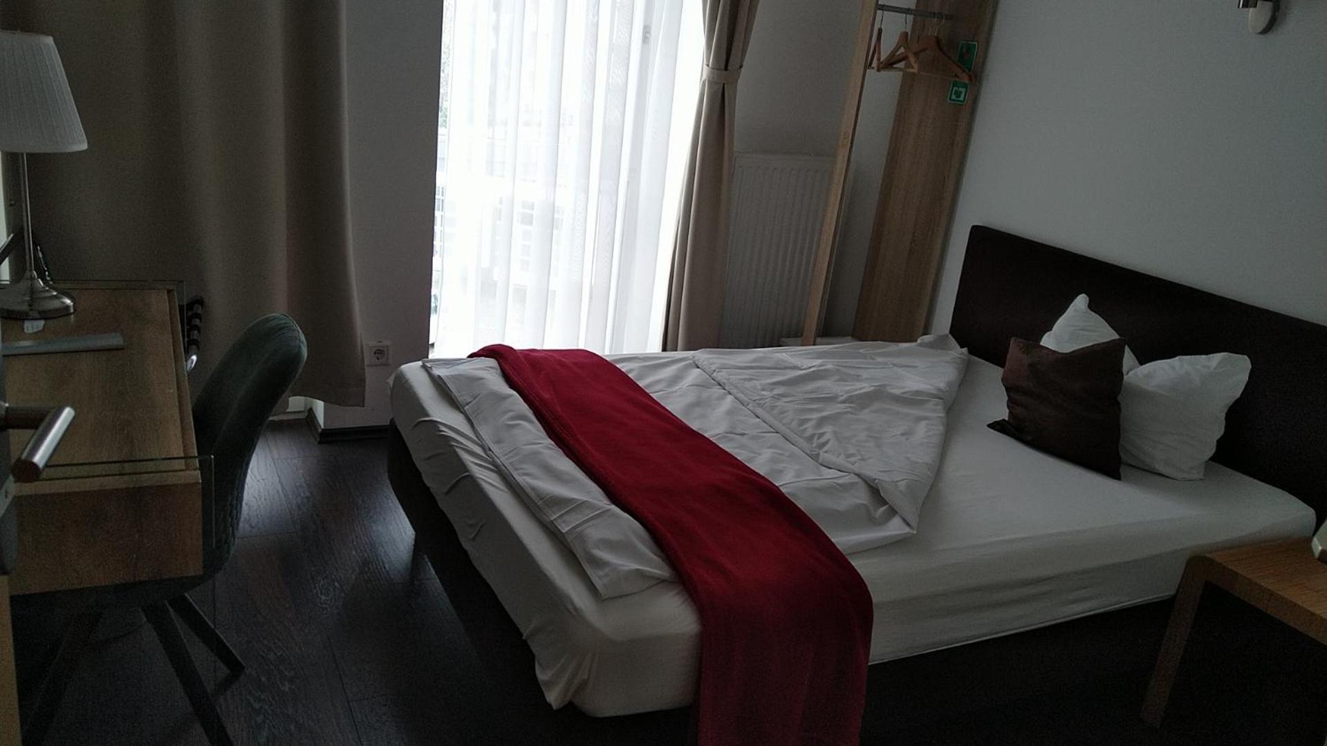 Hotel Gemini Дюселдорф Екстериор снимка