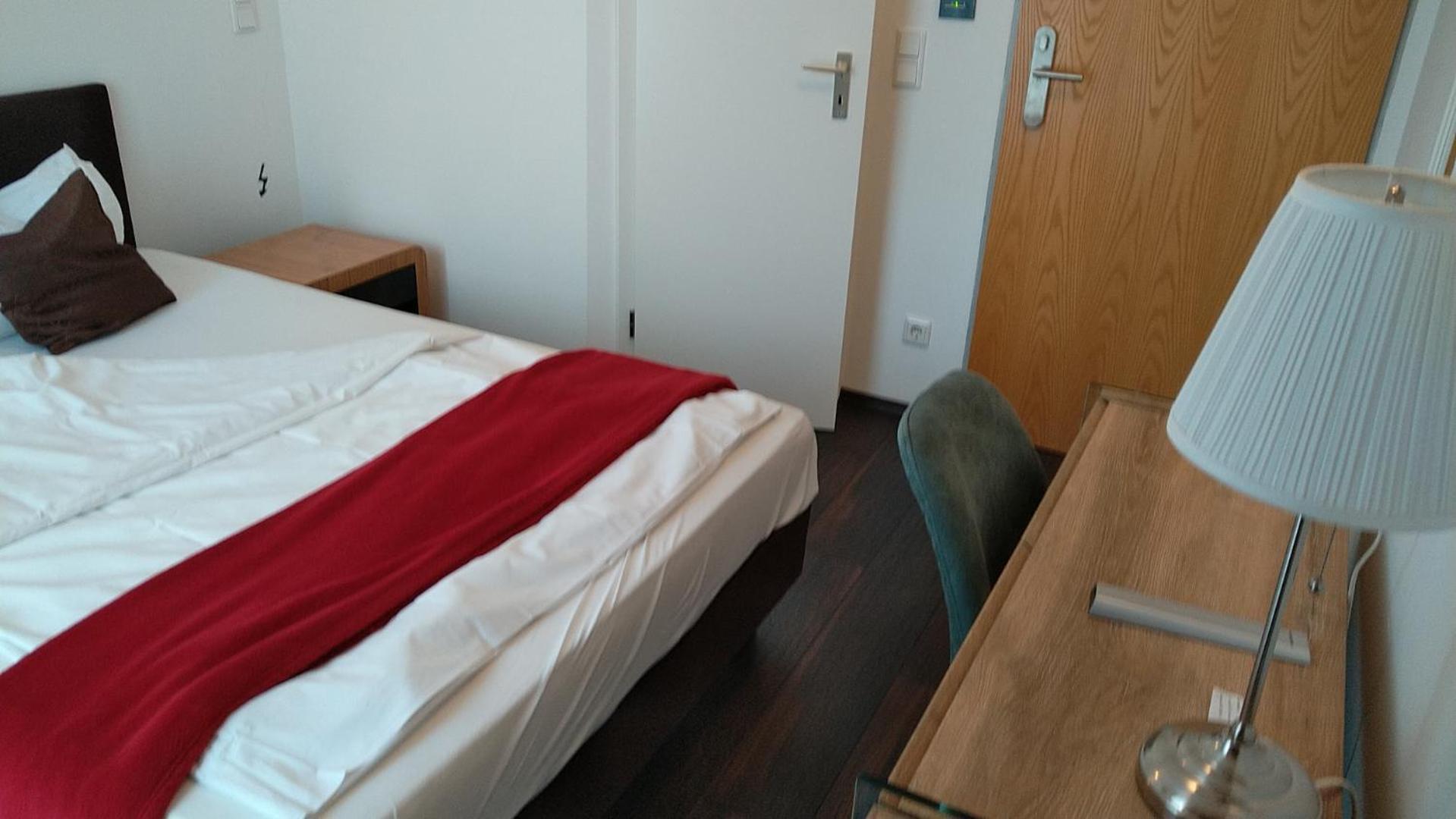 Hotel Gemini Дюселдорф Екстериор снимка