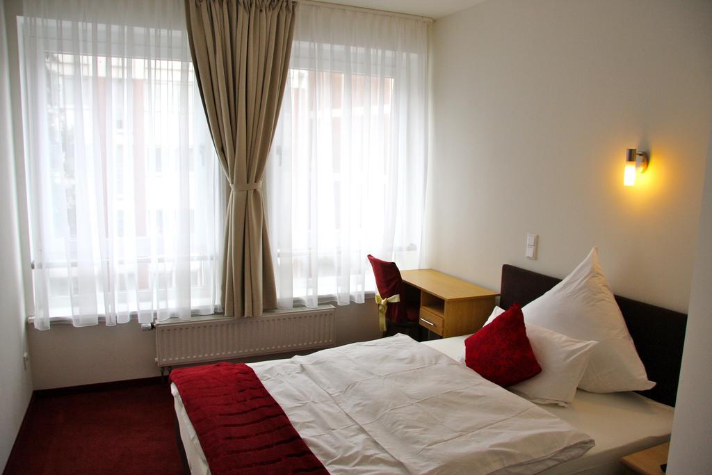 Hotel Gemini Дюселдорф Стая снимка