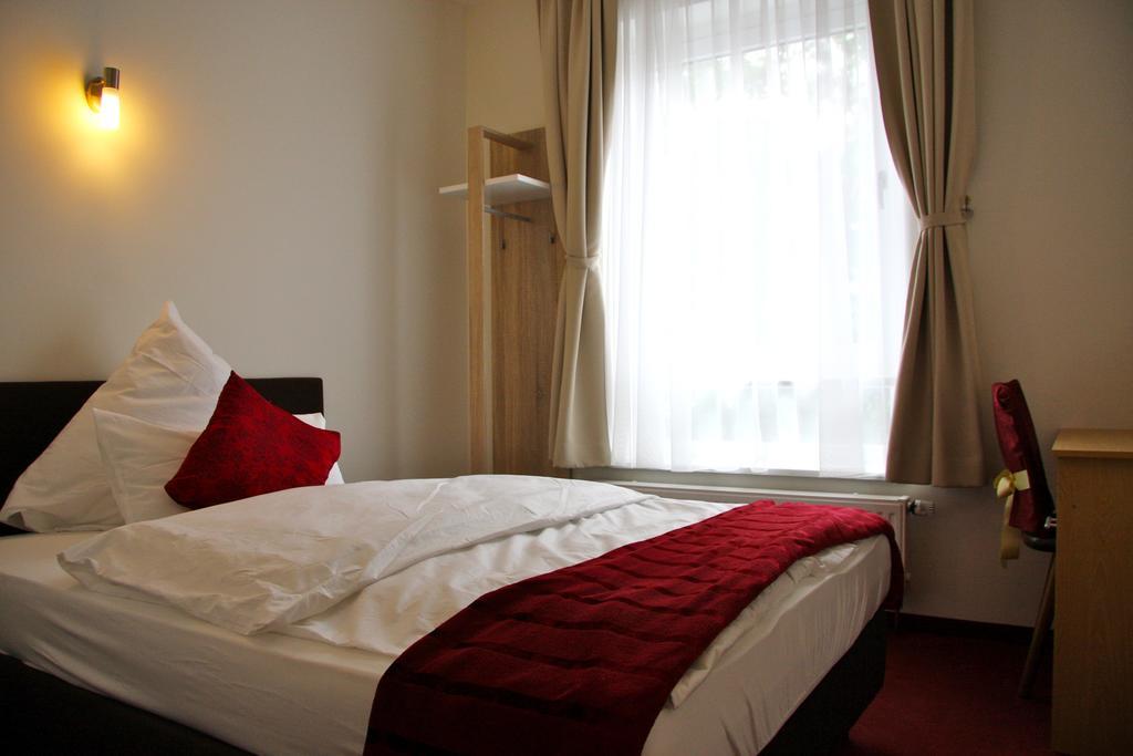 Hotel Gemini Дюселдорф Стая снимка