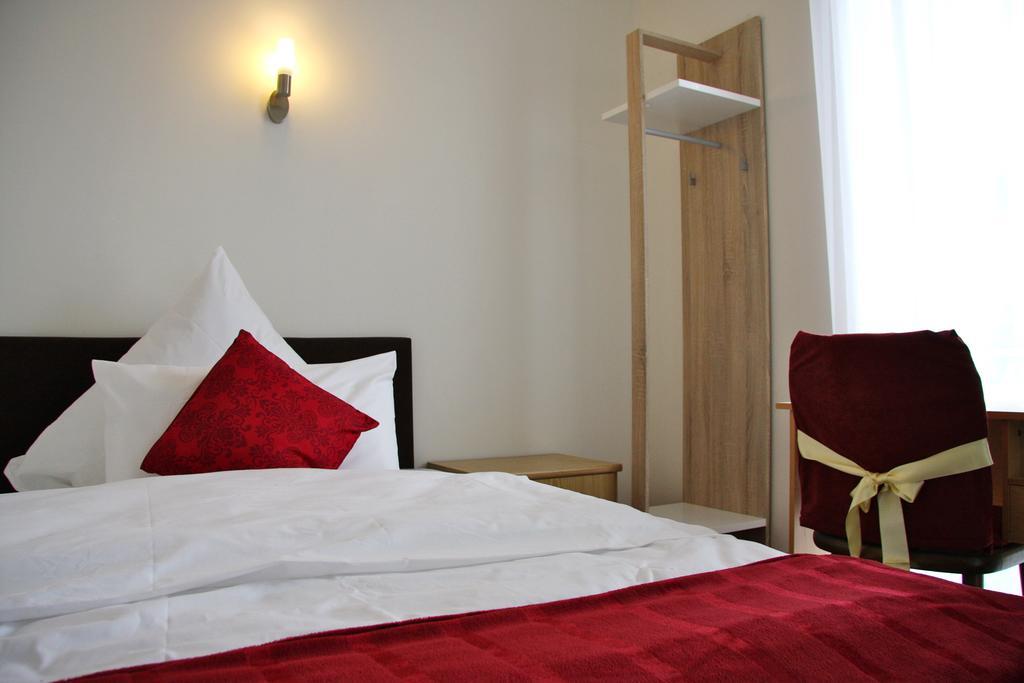 Hotel Gemini Дюселдорф Стая снимка