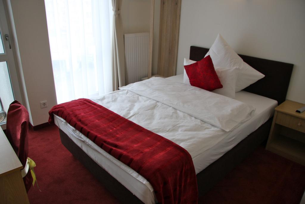 Hotel Gemini Дюселдорф Стая снимка